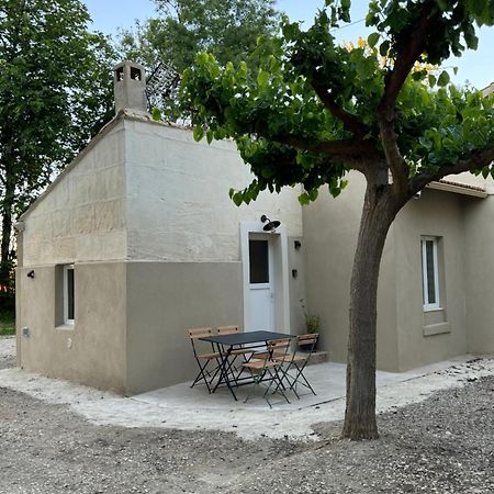 Mazet En Campagne Apartment Arles Exterior photo